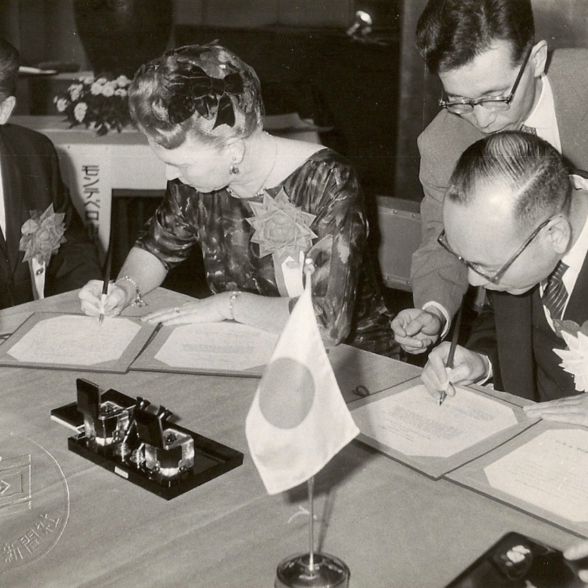 Elainekirchnersigning